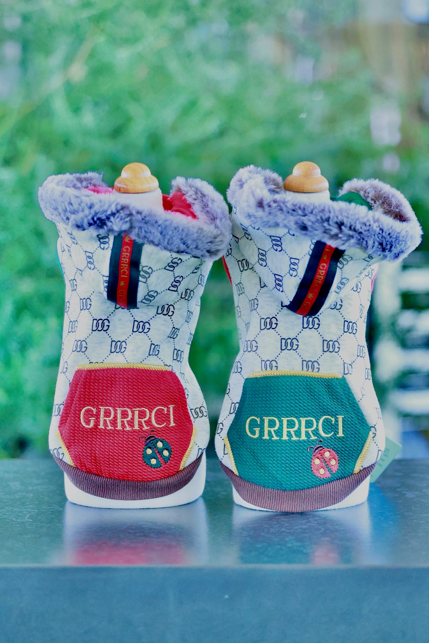 グルルッチレディバグフーディー